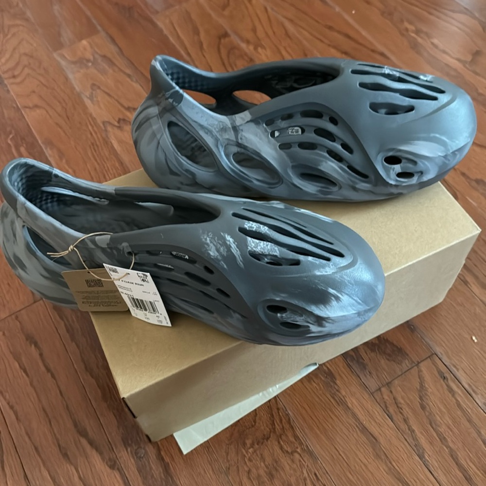 Yeezy Slides “Turquoise” color. NWT, Size 11